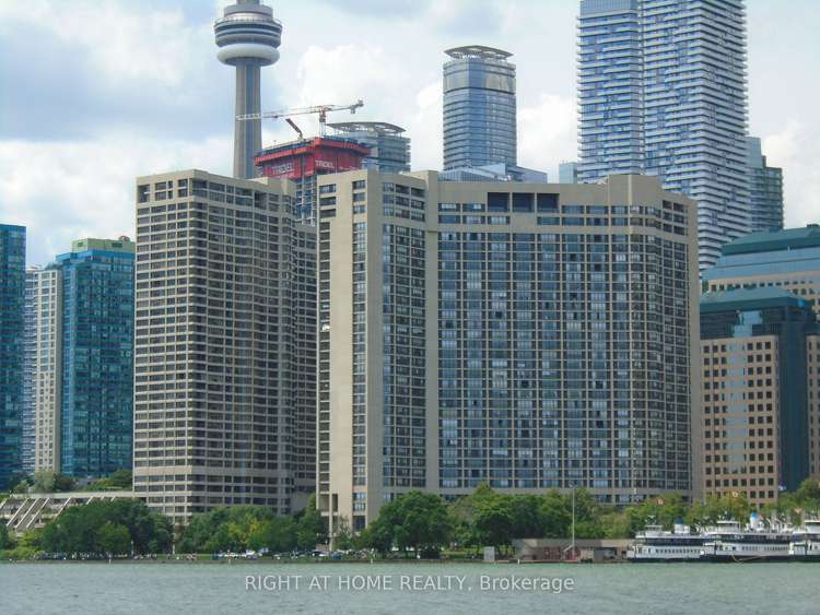 33 Harbour Sq, Toronto, Ontario, Waterfront Communities C1