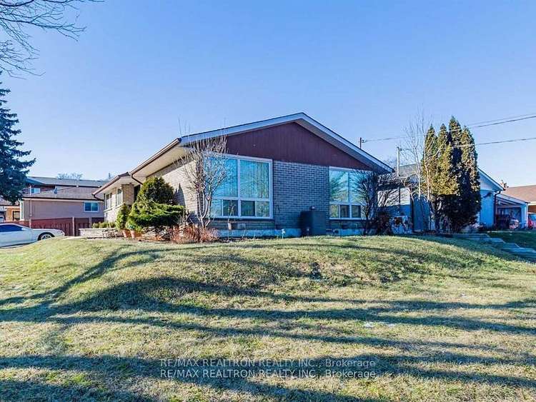 34 Shoreland Cres, Toronto, Ontario, Woburn