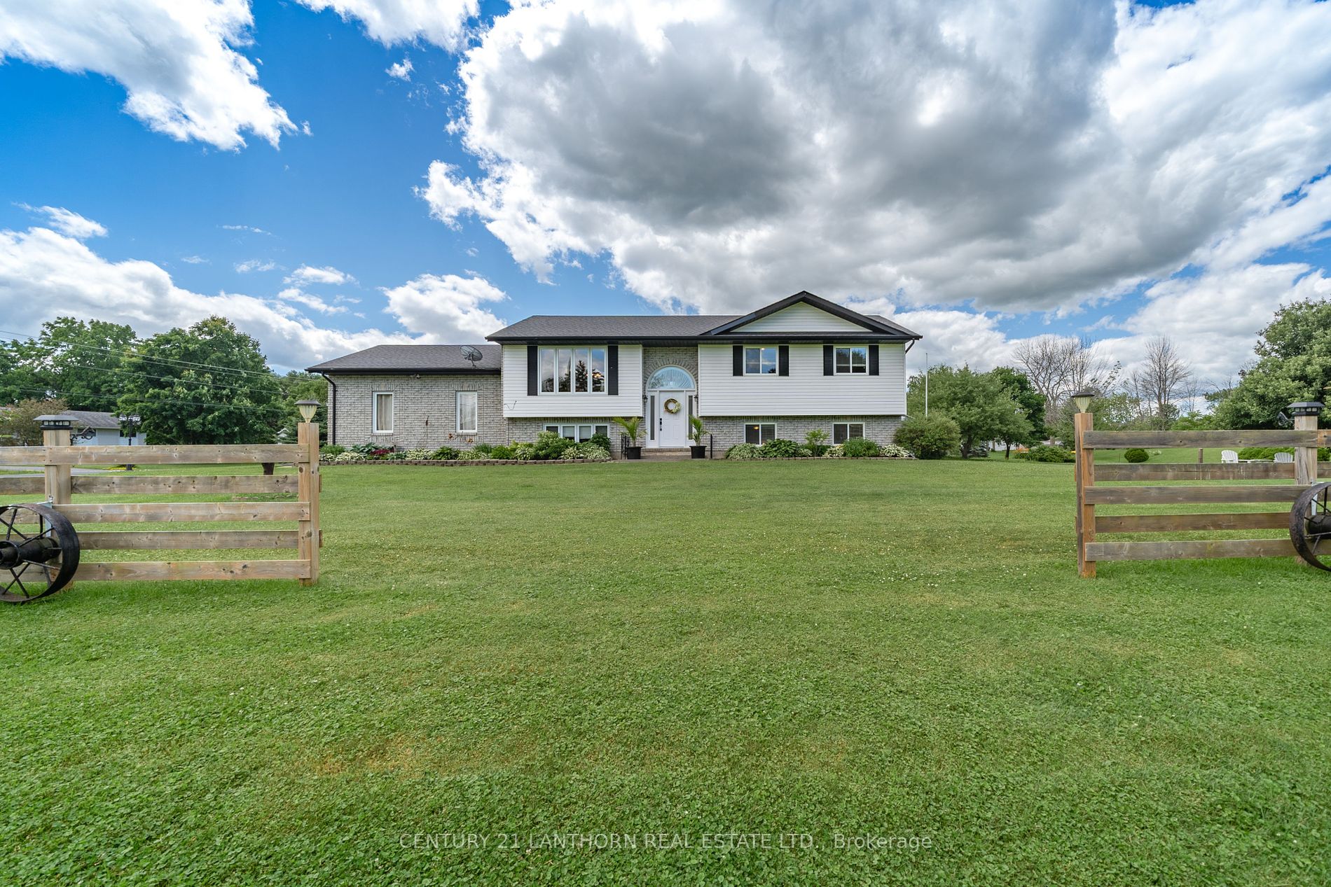 8 Parkside Rd, Belleville, Ontario, 