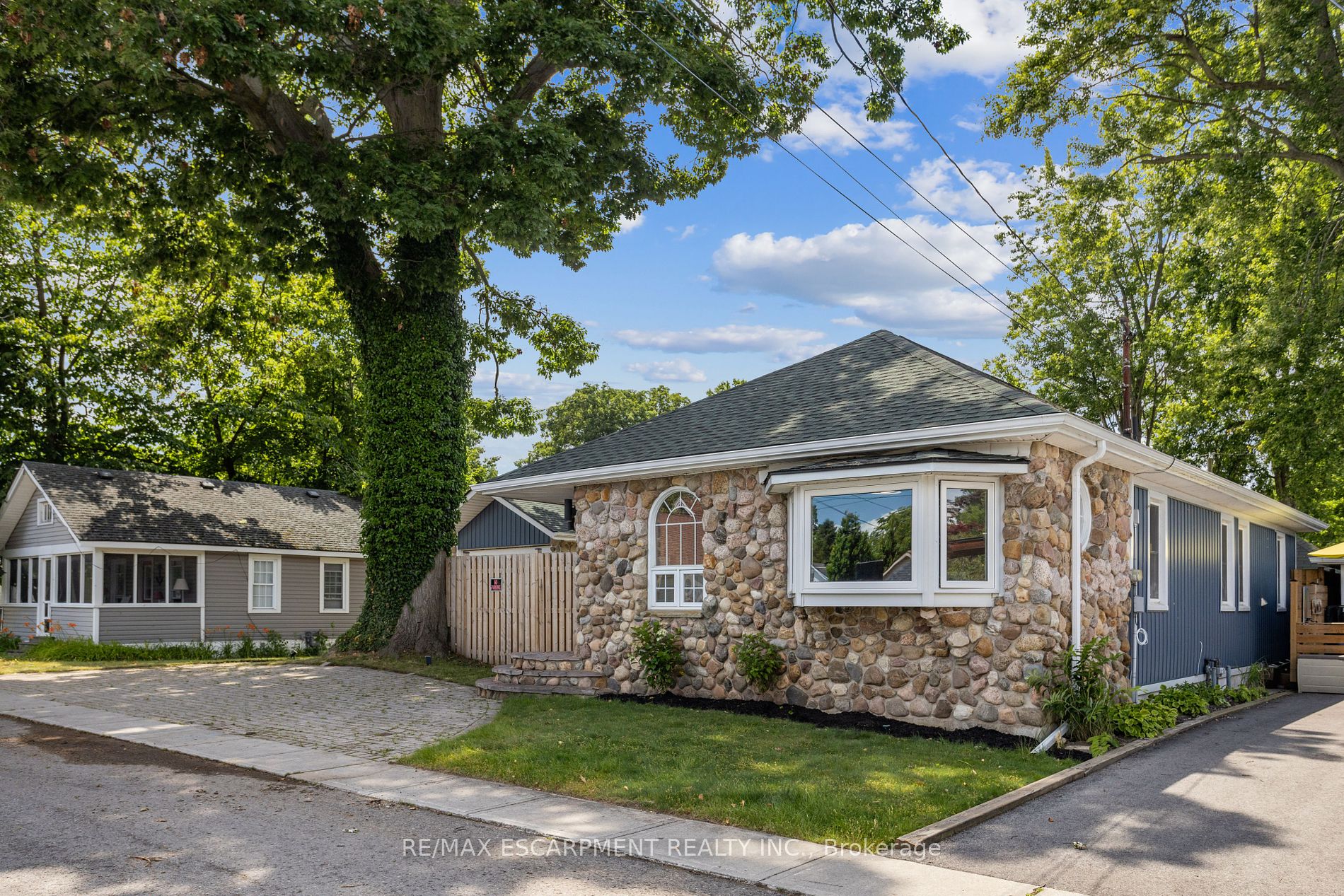 381 Maplewood Ave, Fort Erie, Ontario, 