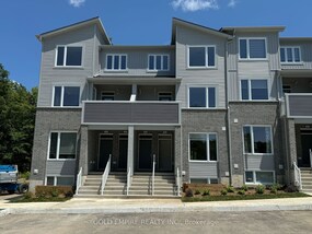 990 Deveron Cres