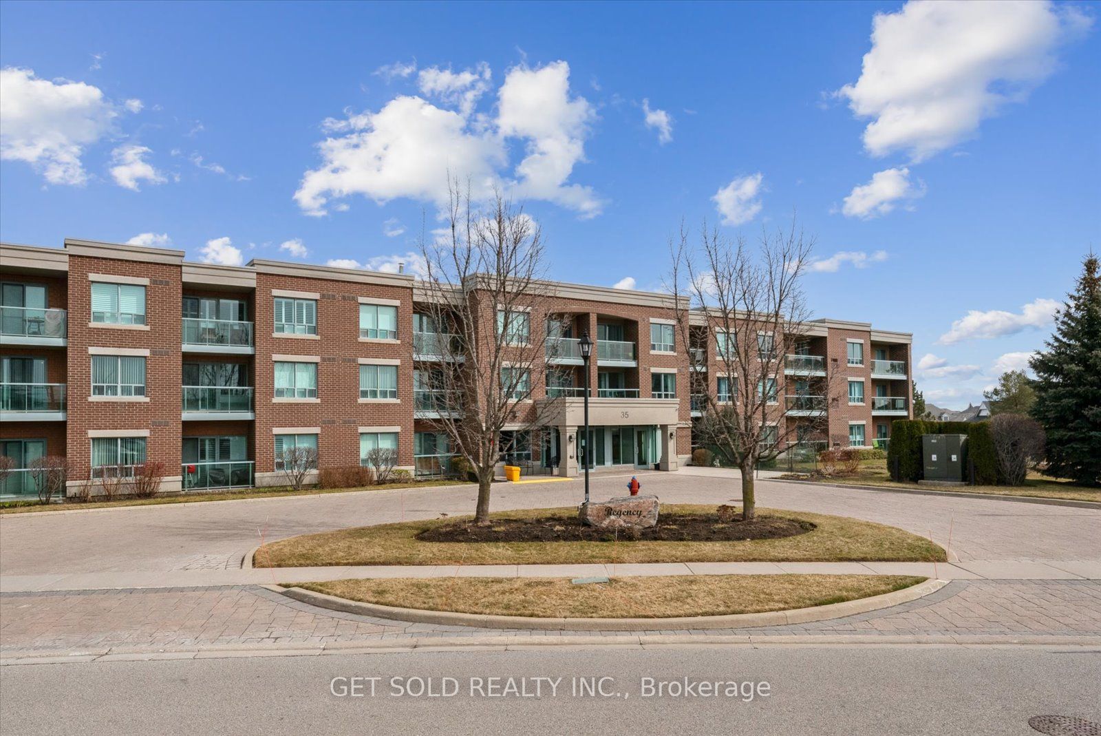 35 Via Rosedale, Brampton, Ontario, Sandringham-Wellington