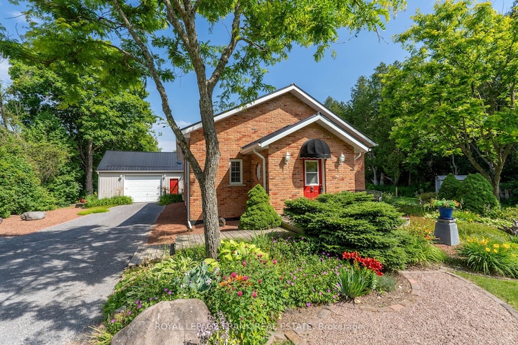 209 Meadowview Rd, Kawartha Lakes, Ontario, Rural Emily