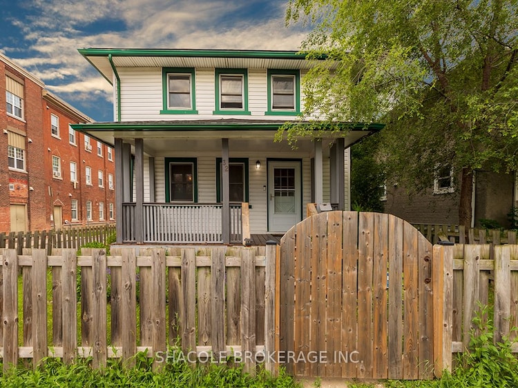 32 Page St, St. Catharines, Ontario, 