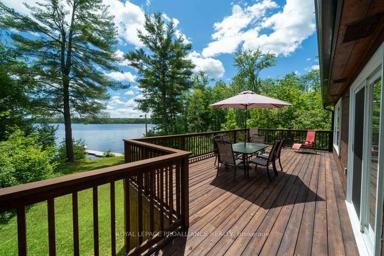 518 Mazinaw Lake, Addington Highlands, Ontario, 