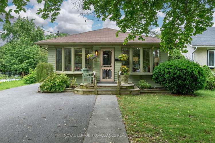 245 Herchimer Ave, Belleville, Ontario, 