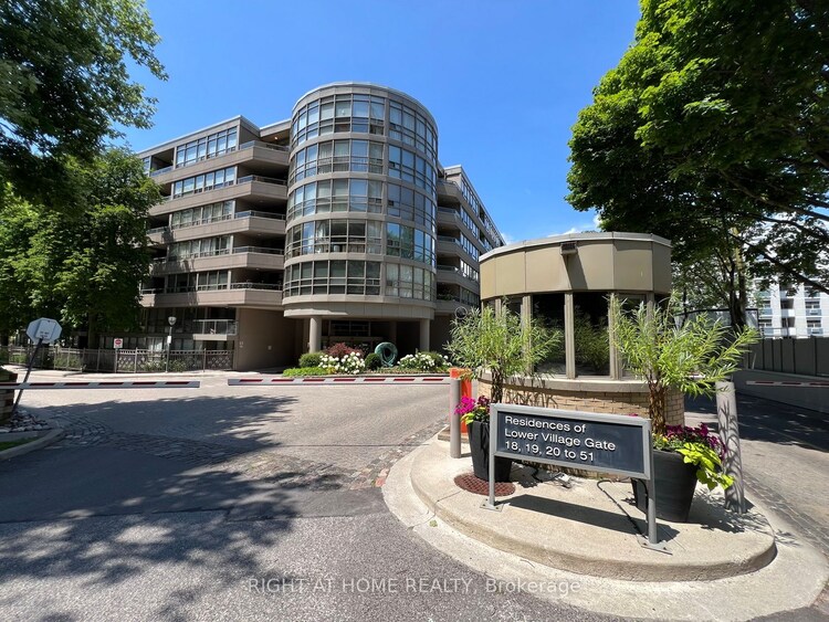 18 Lower Village Gate, Toronto, Ontario, Forest Hill South