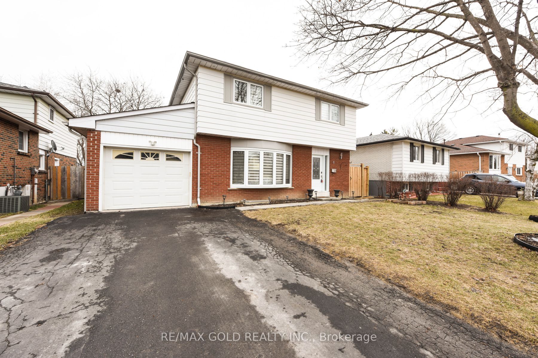 8 Drury Cres, Brampton, Ontario, Southgate