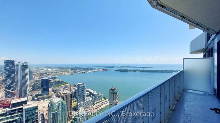 88 Harbour St, Toronto, Ontario, Waterfront Communities C1