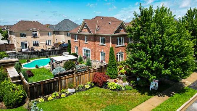 2 Dunegrass Way, Brampton, Ontario, Bram East