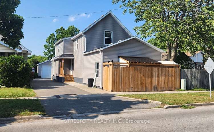 260 Maxwell St, Sarnia, Ontario, 