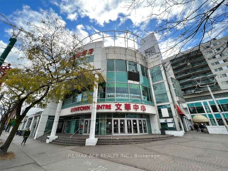 222 Spadina Ave N, Toronto, Ontario, Kensington-Chinatown