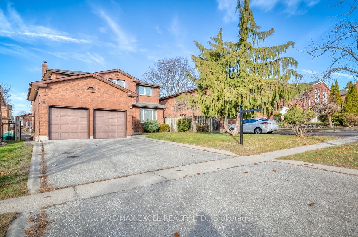 170 Amber Ave, Oshawa, Ontario, McLaughlin