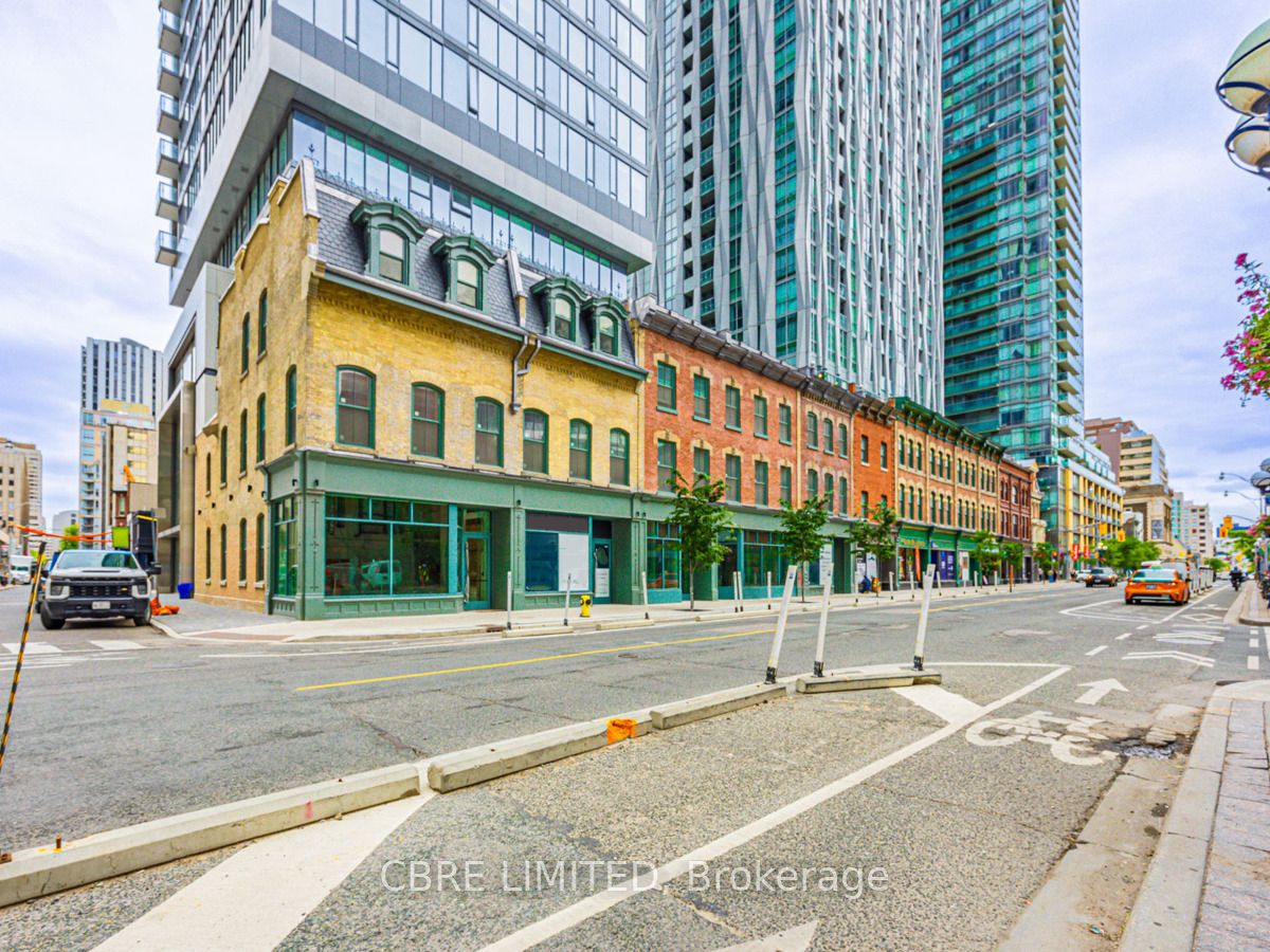 828 Yonge St, Toronto, Ontario, Annex