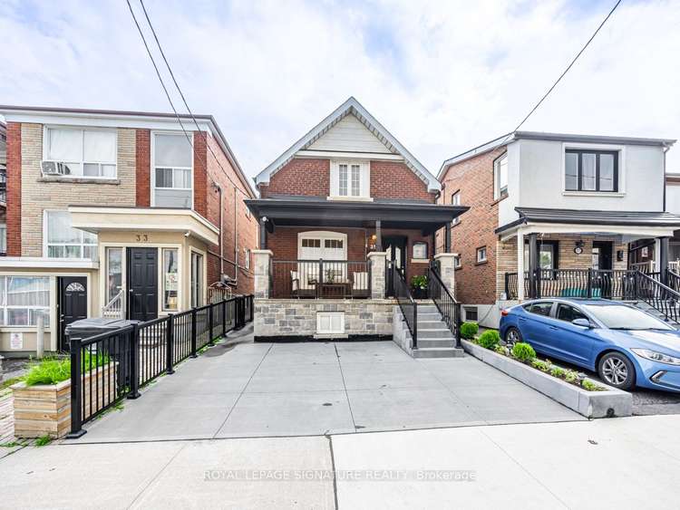 35 Rogers Rd, Toronto, Ontario, Oakwood Village