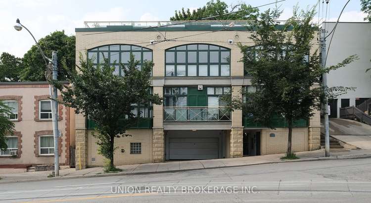 2362 Queen St E, Toronto, Ontario, The Beaches