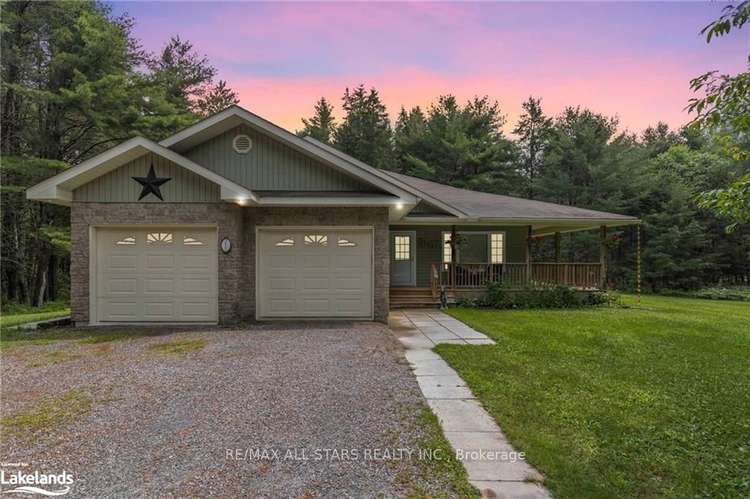 557 South Mary Lake Rd, Huntsville, Ontario, 