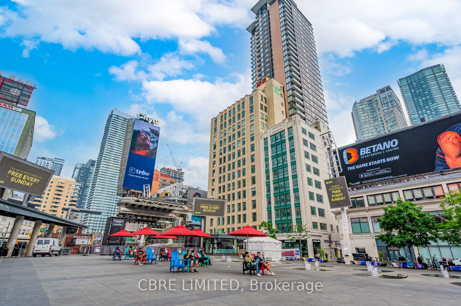 21 Dundas Sq, Toronto, Ontario, Church-Yonge Corridor