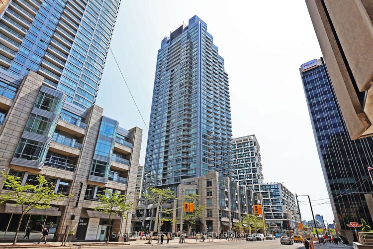 2181 Yonge St, Toronto, Ontario, Mount Pleasant West