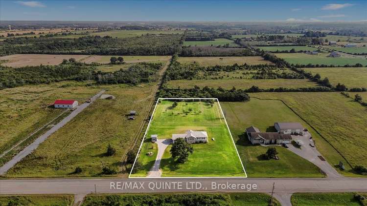 1751 County Road 1, Prince Edward County, Ontario, Bloomfield