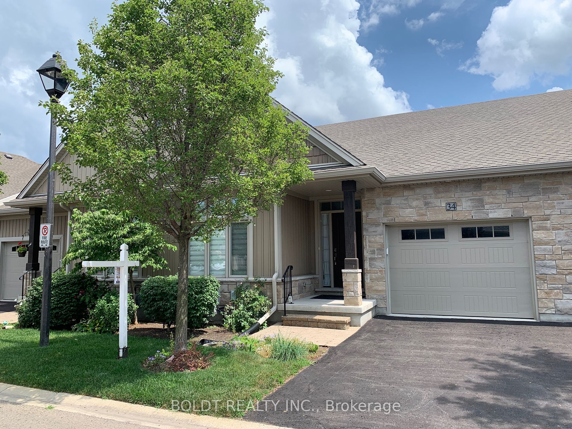 34 Sandalwood Common, St. Catharines, Ontario, 