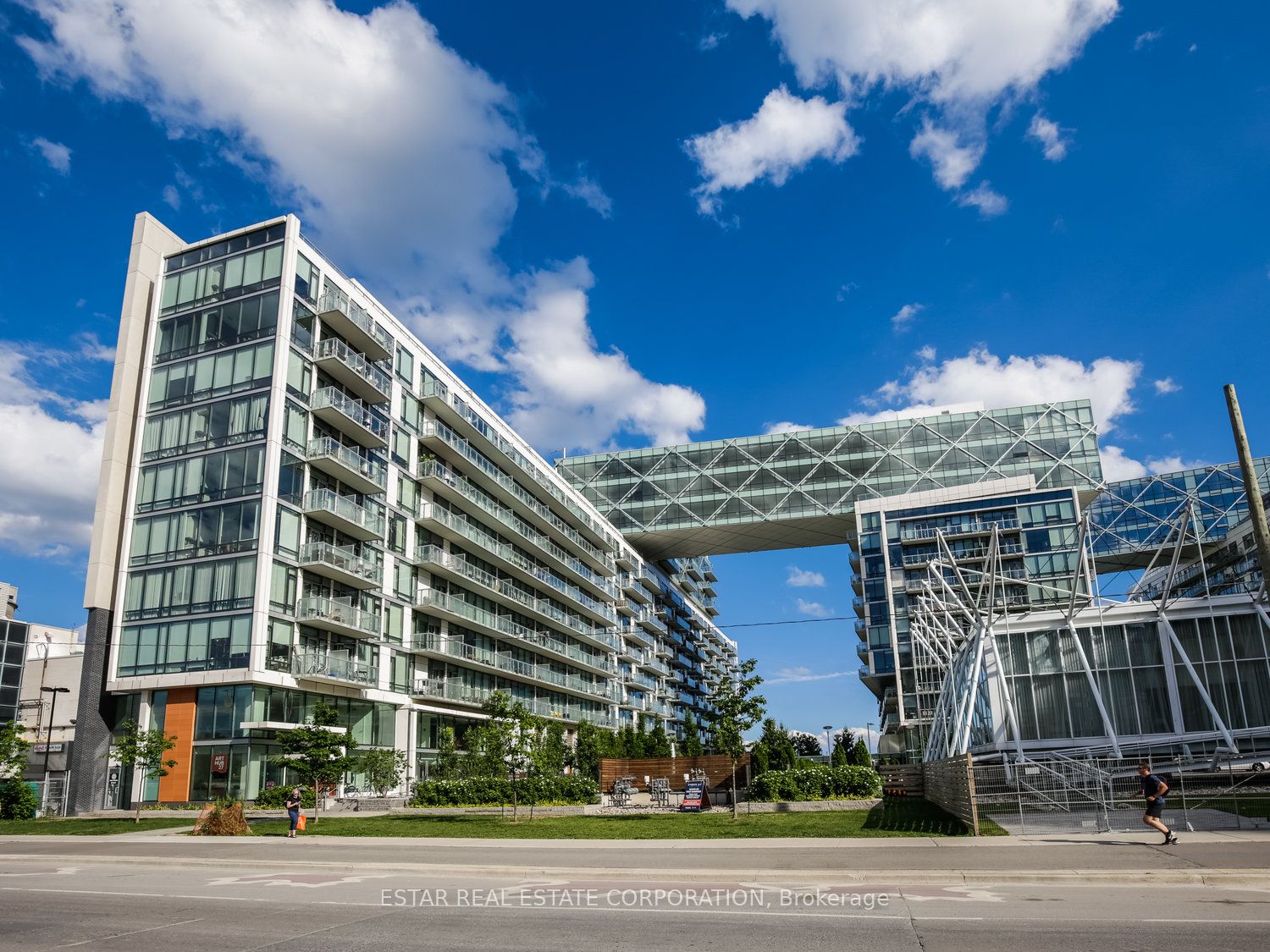 39 Queens Quay Way E, Toronto, Ontario, Waterfront Communities C1