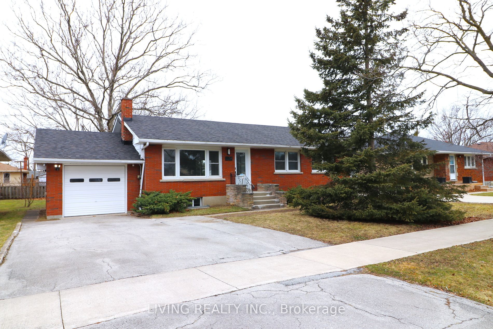 14 Redwood Ave, St. Catharines, Ontario, 