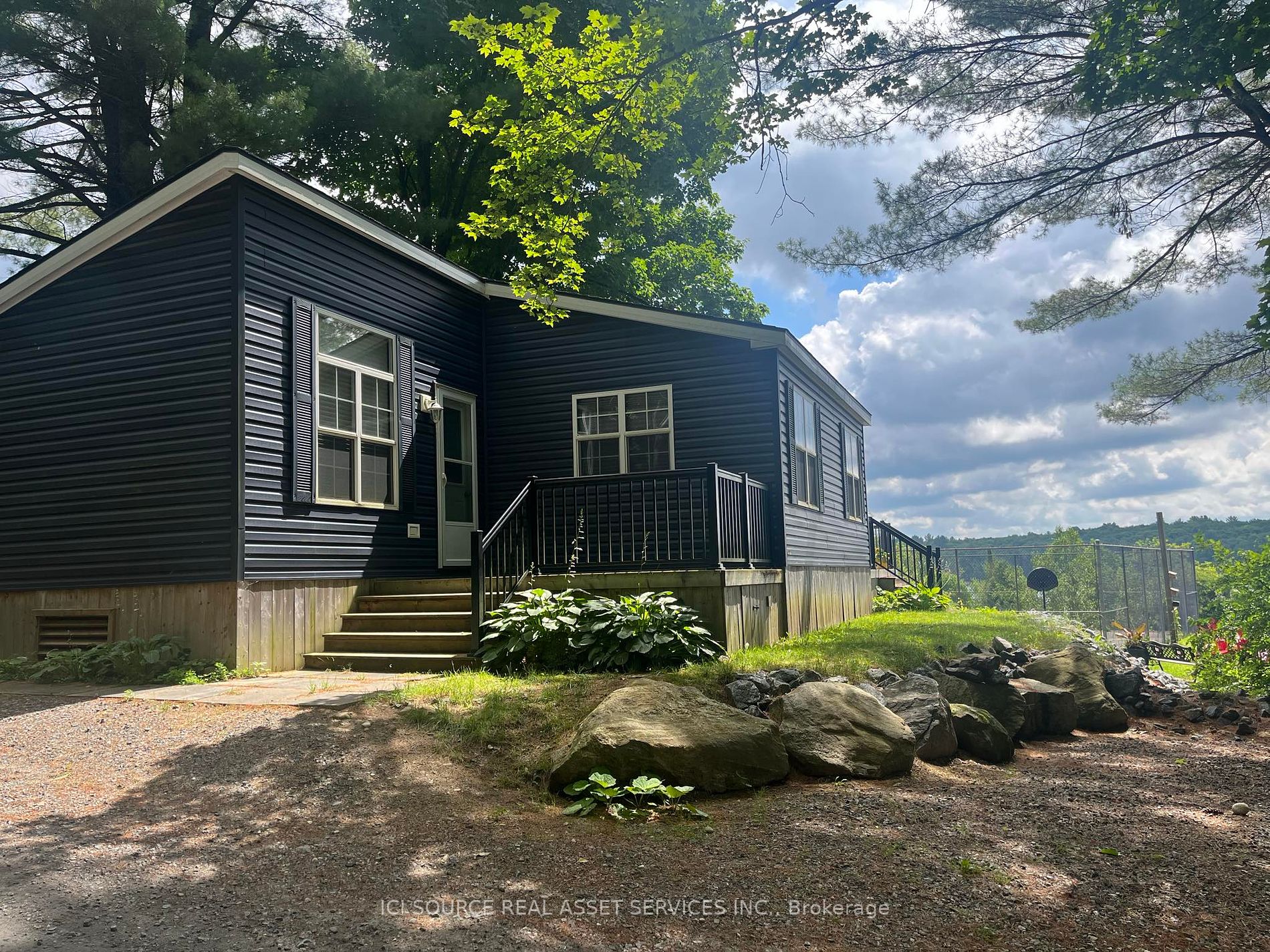 1047 Bonnie Lake Camp Rd, Bracebridge, Ontario, 