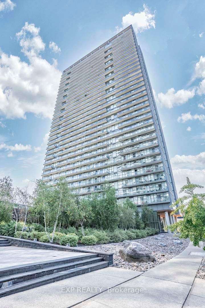 105 The Queensway, Toronto, Ontario, High Park-Swansea