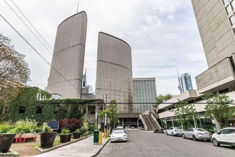 111 Elizabeth St, Toronto, Ontario, Bay Street Corridor