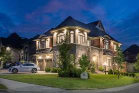 70 Bond Cres, York, Ontario