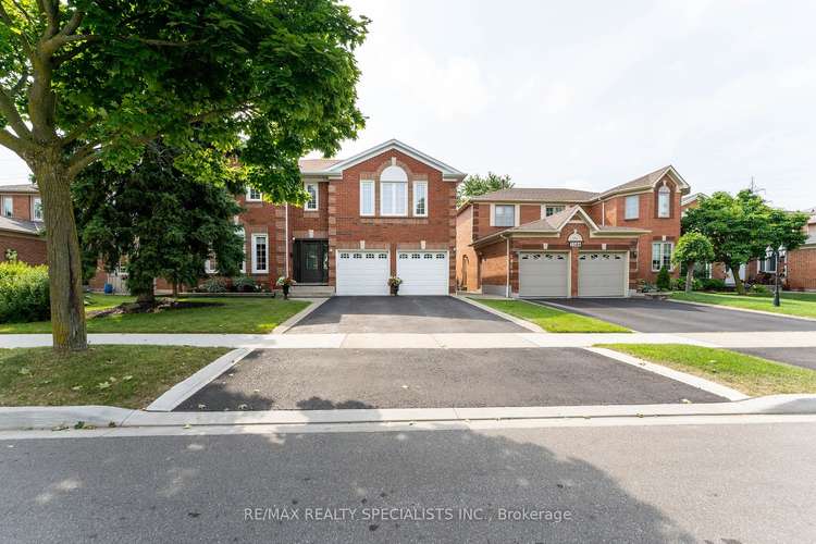 2582 Ambercroft Tr, Mississauga, Ontario, Central Erin Mills