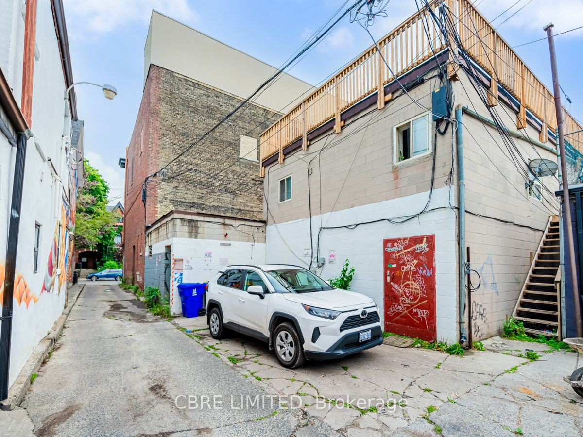 550 College St, Toronto, Ontario, Palmerston-Little Italy