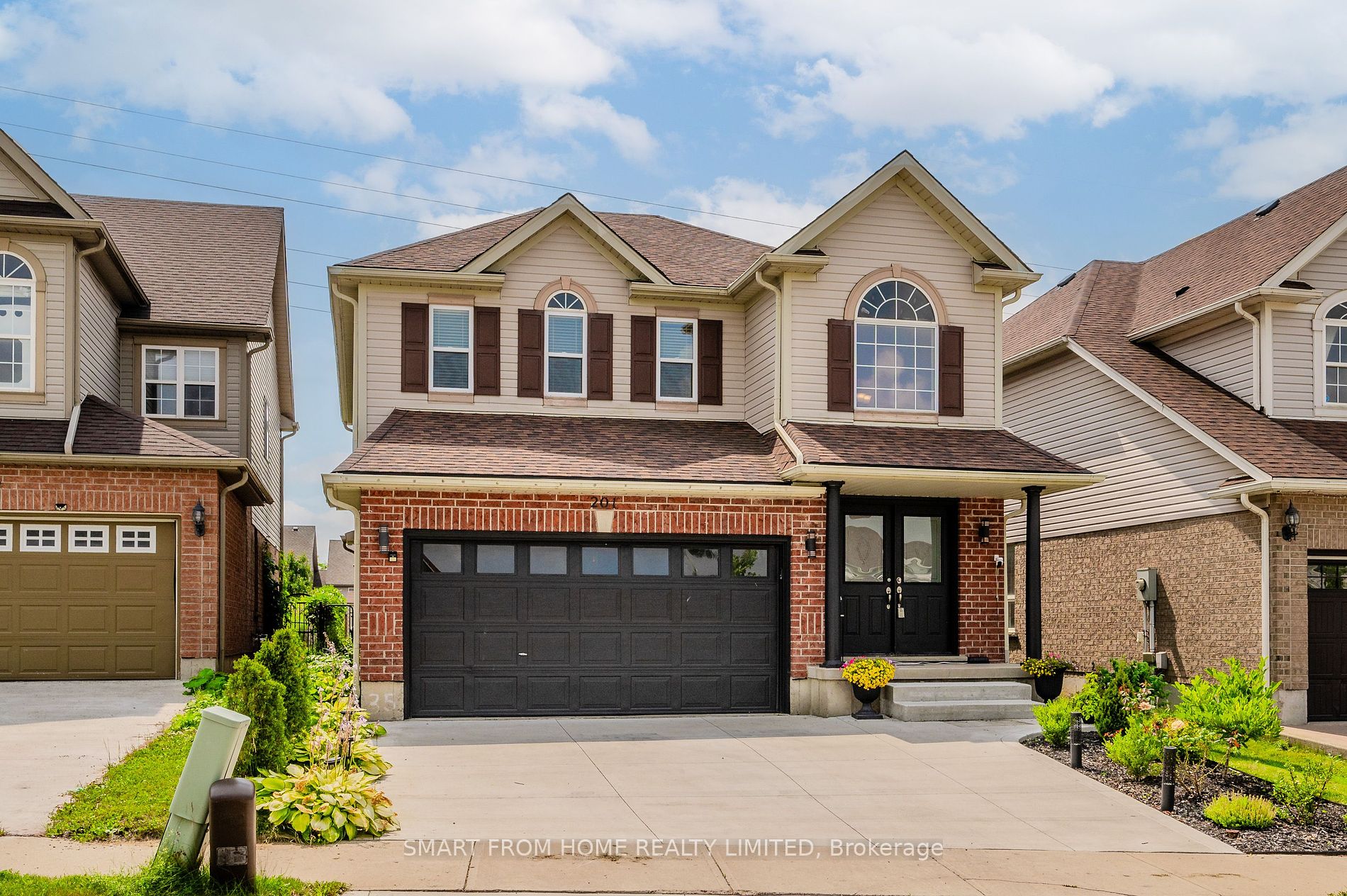 201 Brandenburg Crt, Waterloo, Ontario, 