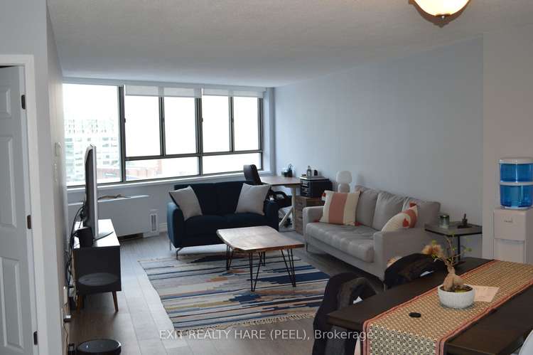 250 Queens Quay W, Toronto, Ontario, Waterfront Communities C1