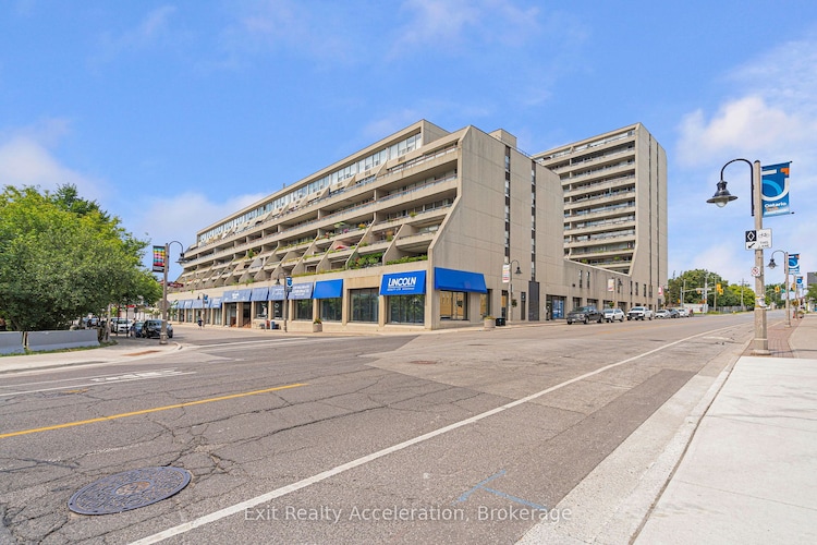 50 Richmond St, Oshawa, Ontario, O'Neill