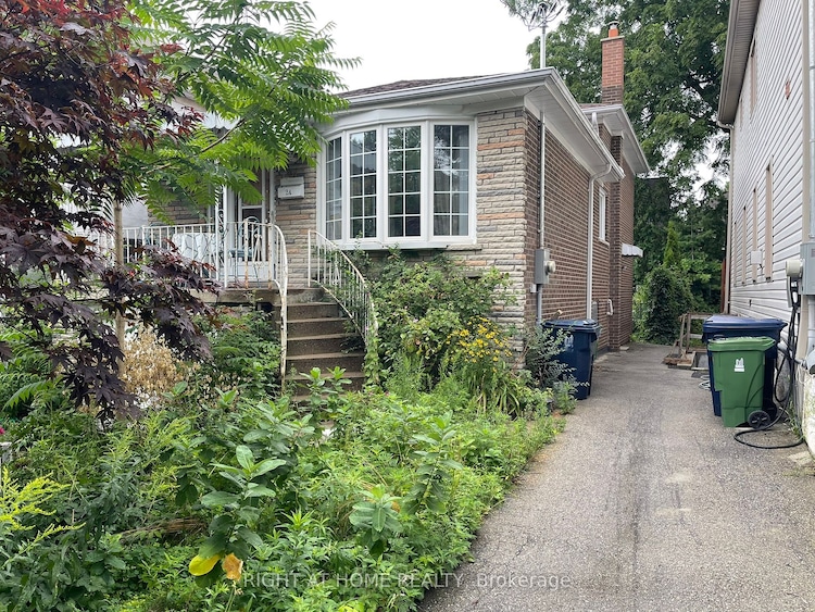 24 Crewe Ave, Toronto, Ontario, Woodbine-Lumsden