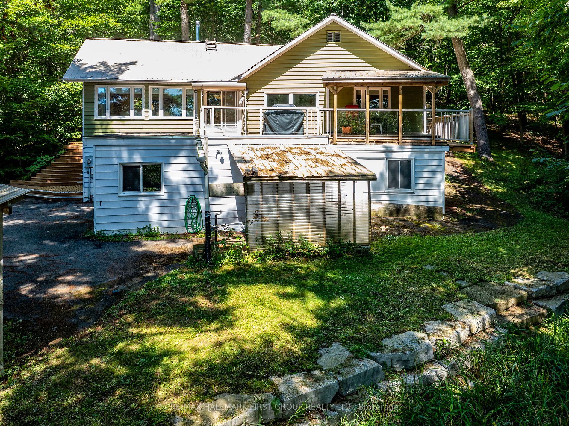 2 Old Mountain Rd, Westport, Ontario, 