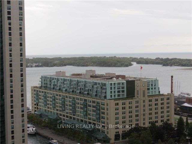 100 Harbour St, Toronto, Ontario, Waterfront Communities C1