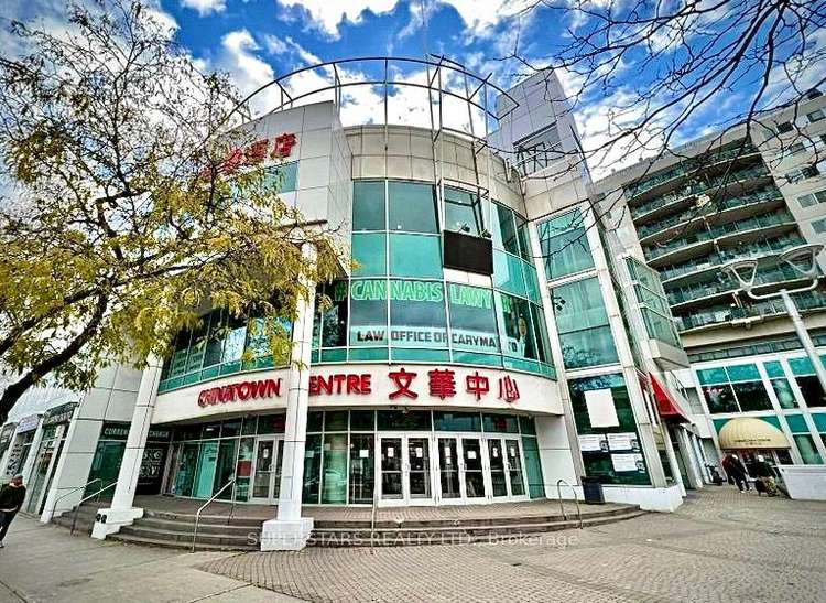 222 Spadina Ave, Toronto, Ontario, Kensington-Chinatown