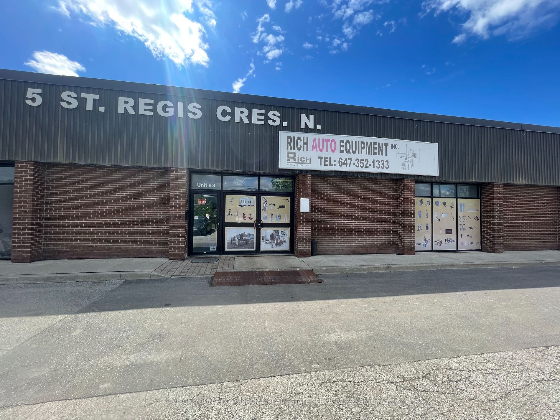 5 St. Regis Cres N, Toronto, Ontario, York University Heights