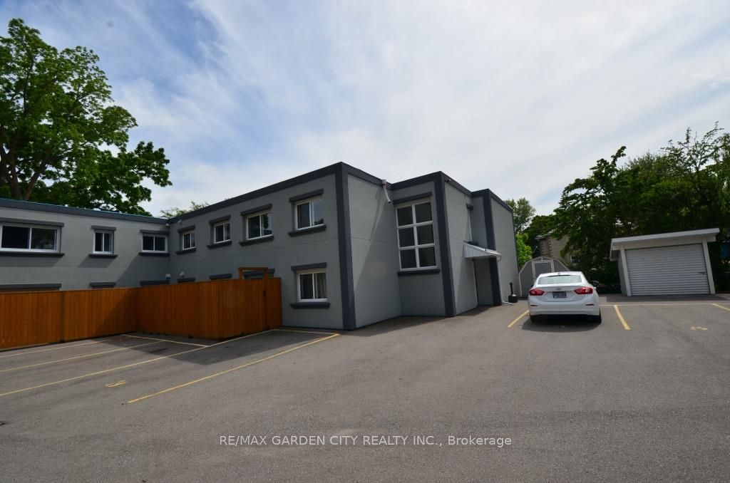 47 Thomas St, St. Catharines, Ontario, 