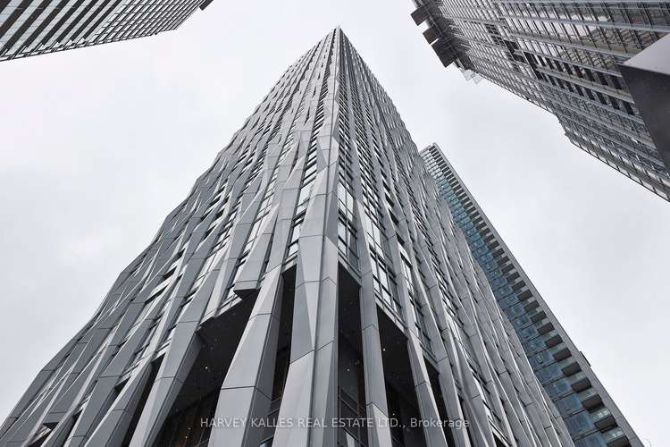 1 Yorkville Ave, Toronto, Ontario, Annex