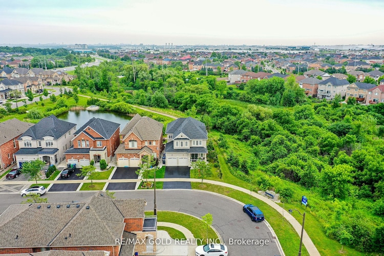 15 Relton Circ, Brampton, Ontario, Vales of Castlemore