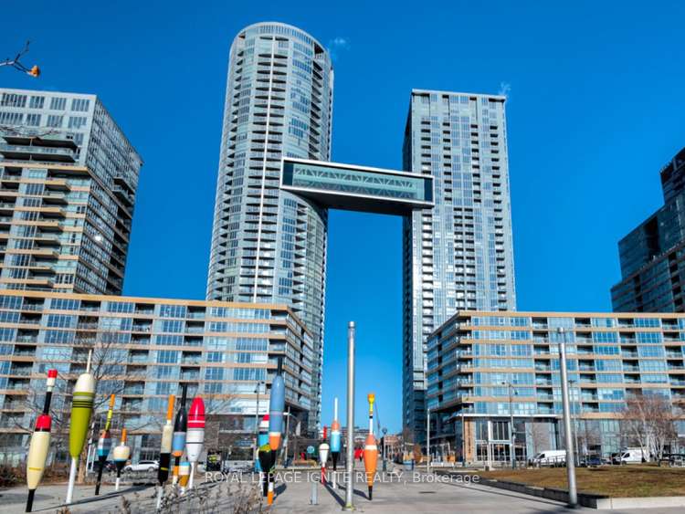 15 Iceboat Terr, Toronto, Ontario, Waterfront Communities C1