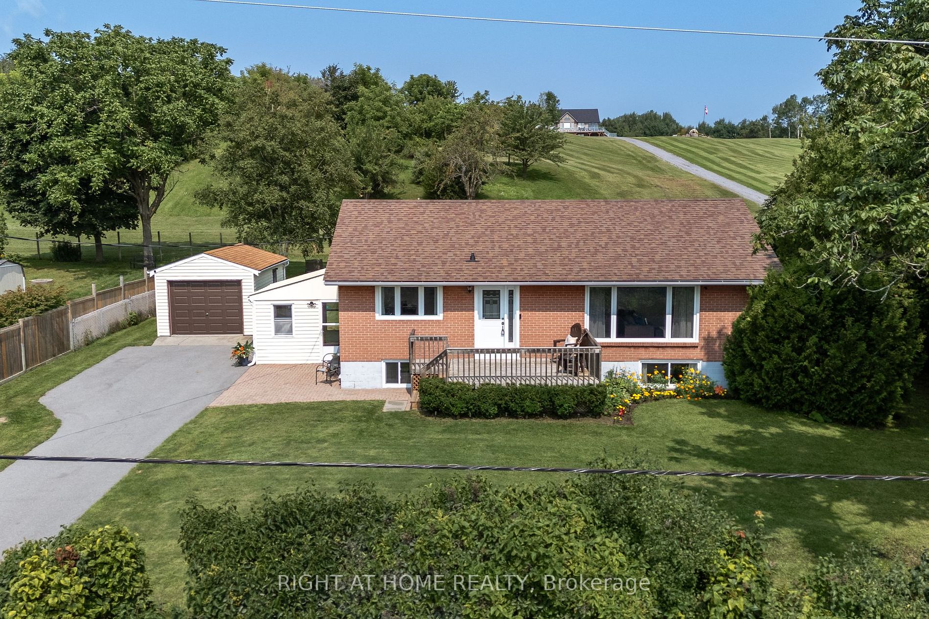 1068 Smith St, Quinte West, Ontario, 