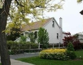 12 centre Avenue, Toronto, ON , MLS #C9255196 , Image - 1