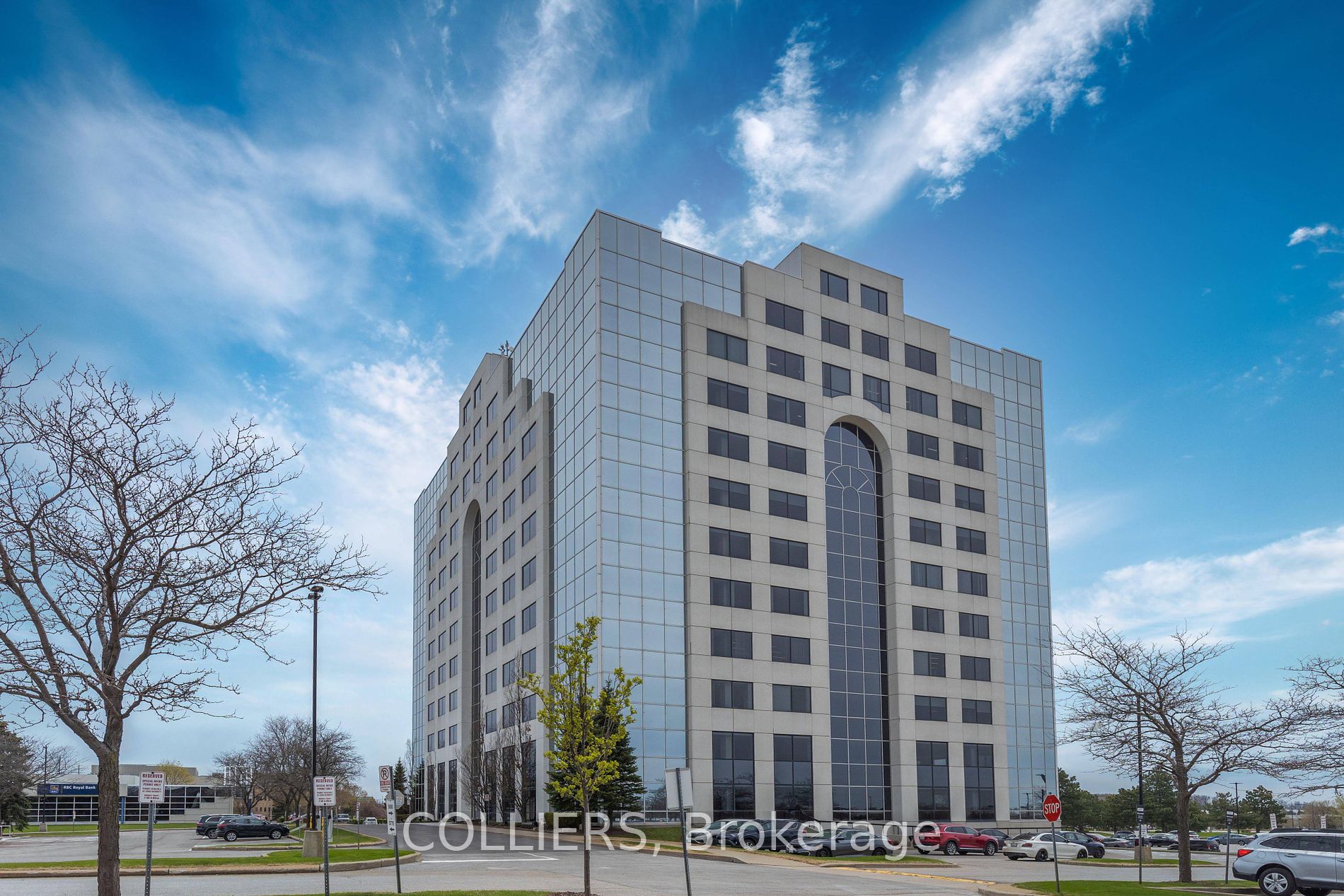 5770 Hurontario St, Mississauga, Ontario, Gateway