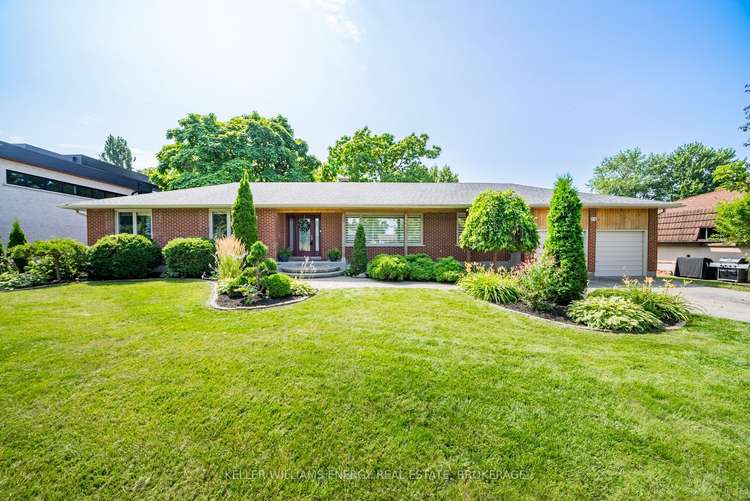 851 Swiss Hts, Oshawa, Ontario, Pinecrest