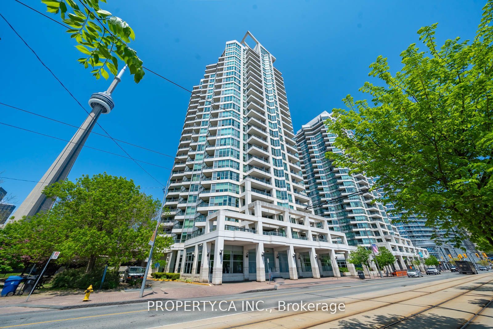 230 Queens Quay W, Toronto, Ontario, Waterfront Communities C1